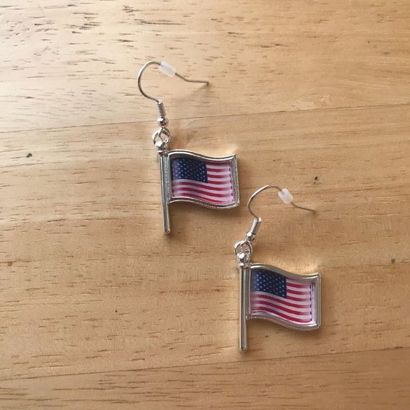 American Flag Earrings Patriotic Labor Day  July 4th Veterans Memorial P… - Picture 9 of 11